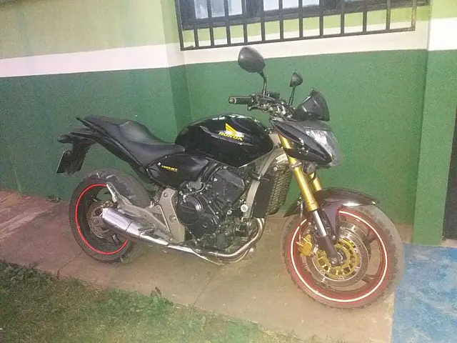 Homem de 55 anos é preso por embriaguez após acelerar moto