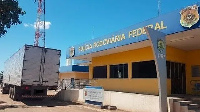 PRF recupera reboque tipo baú adulterado na BR-262, em Miranda