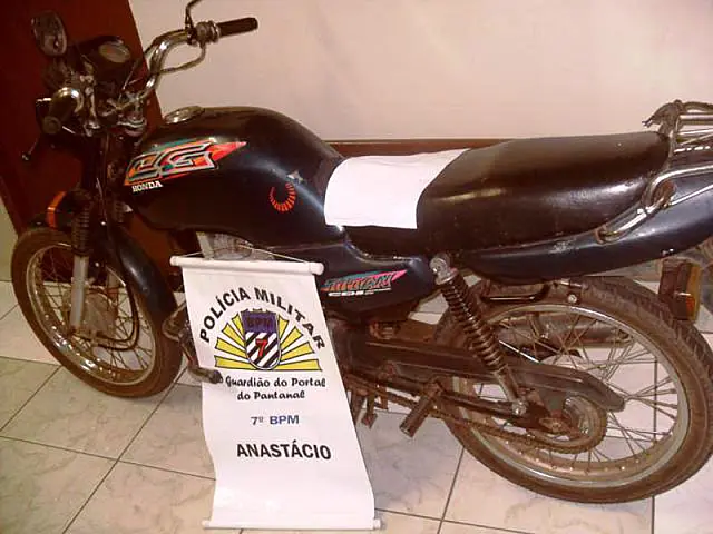 Homem de 54 anos é preso com moto furtada