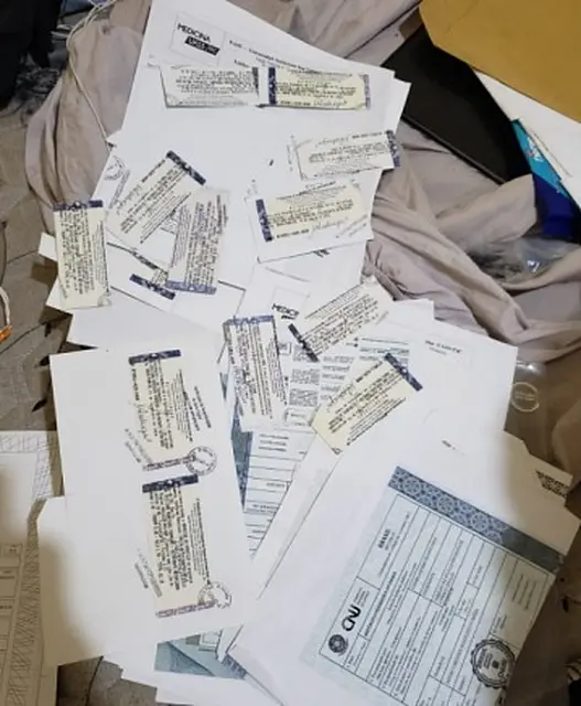 Denuncia de cárcere privado leva a falsificador de documento