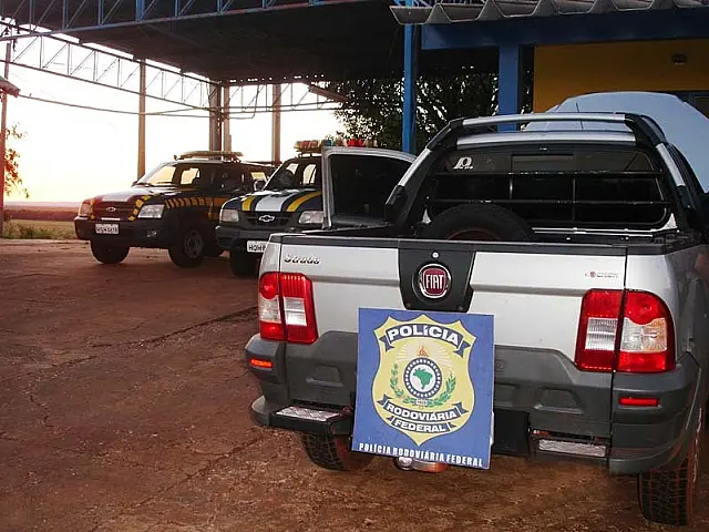 PRF recupera veículo Fiat Strada na BR-463