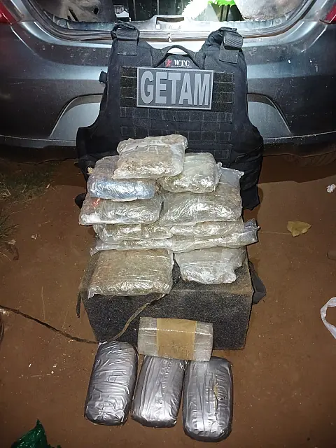 Dois são presos com 11 kg de droga em Anastácio