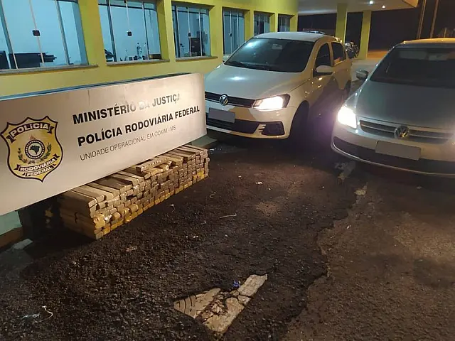 PRF apreende carro com 150 kg de maconha na BR-163