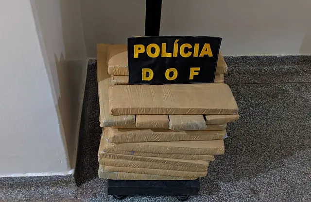 Mulheres que pediam carona são presas com quase 29kg de maconha em mochilas