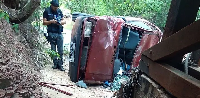 Vítima que caiu em córrego ia visitar a mãe