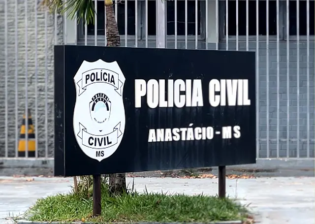 Professor da rede estadual é afastado por suspeita de conversas impróprias com alunos