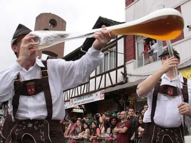 Douradenses levam golpe em pacote para Oktoberfest
