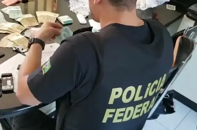 Chefes dos cigarreiros que tinham ajuda de policiais são condenados a 6 anos de prisão