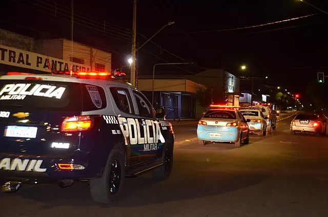 Operação Arrastão realiza prisões e apreensão de arma neste sábado