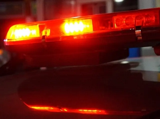 Mulher é agredida com capacetada, tapas e chutes ao visitar a mãe