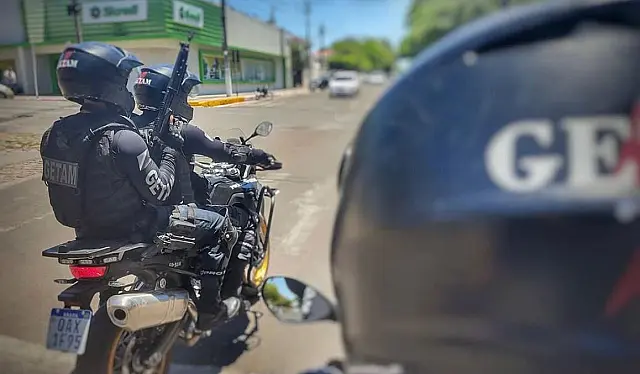 Durante abordagem a dois suspeitos, PM prende foragido da Justiça