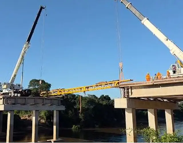 Instalação das últimas vigas marca etapa decisiva da nova ponte sobre o rio Aquidauana