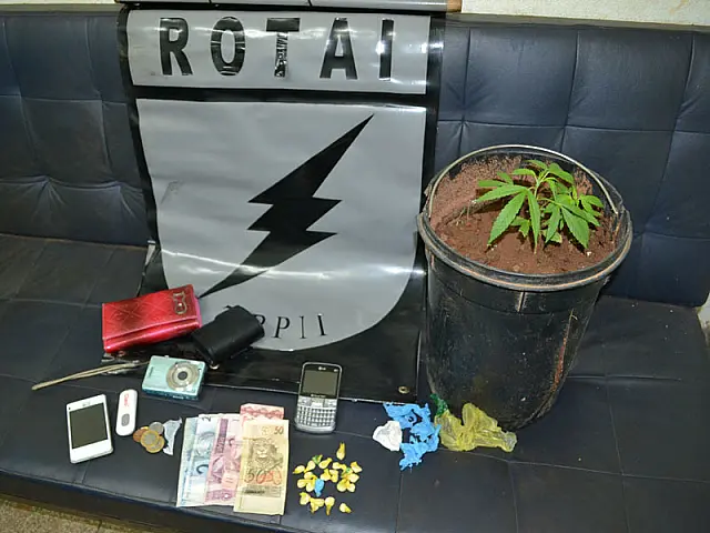 Rotai usa cão farejador e fecha boca de fumo no Jardim Aeroporto