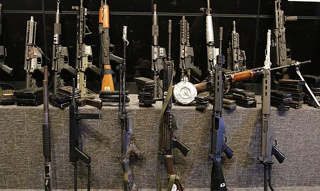 Polícia Federal faz operação contra tráfico internacional de armas