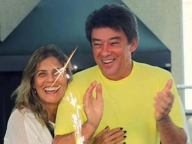 Antes de Missa de 7º Dia, filho de ex-vereador homenageia os pais