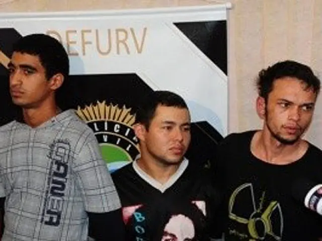Adolescente é condenado por assassinato de universitários