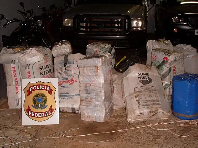 Polícia Federal apreende 750 quilos de maconha em container