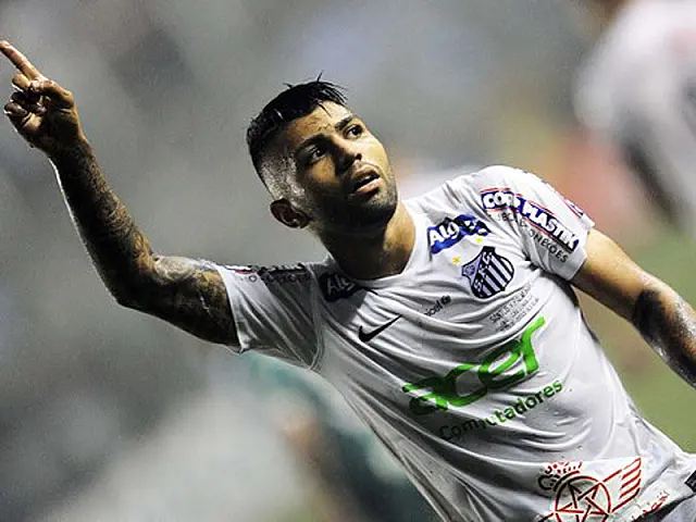 Santos bate Palmeiras em jogo tenso e fica a um empate do título