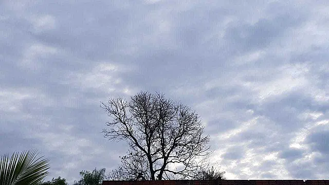 Segunda-feira com céu encoberto e pancadas de chuva em Aquidauana e região