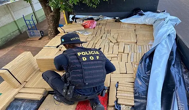 DOF apreende caminhão carregado com 6 toneladas de maconha