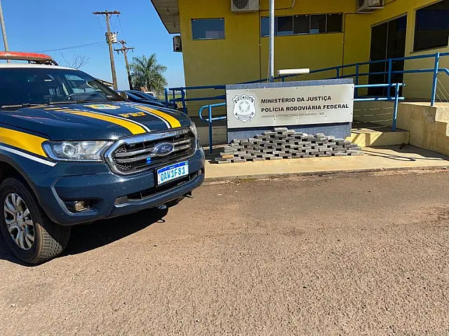 PRF apreende 76 Kg de cocaína em Naviraí