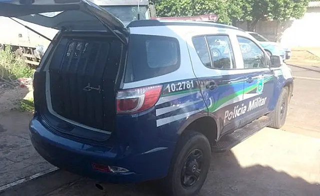 PM prende traficante vendendo ‘paradinhas’ de pasta base no Bairro Alto