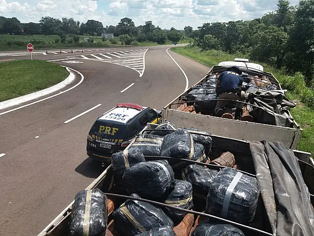 PRF apreende bitrem com 1 tonelada de mercadoria ilegal em Anastácio