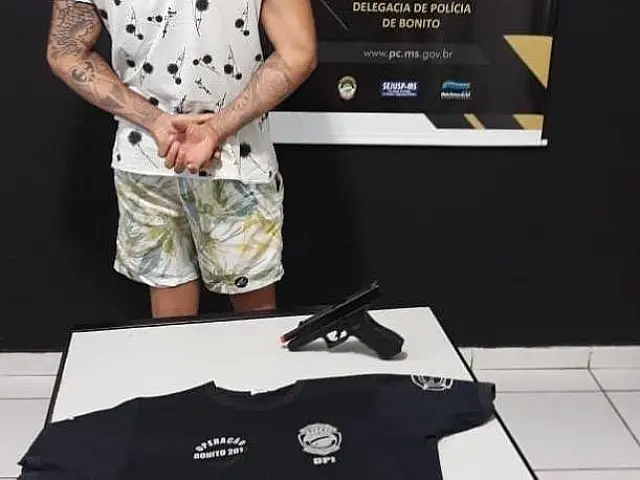 Homem que fingia ser policial para obter vantagens é preso em Bonito