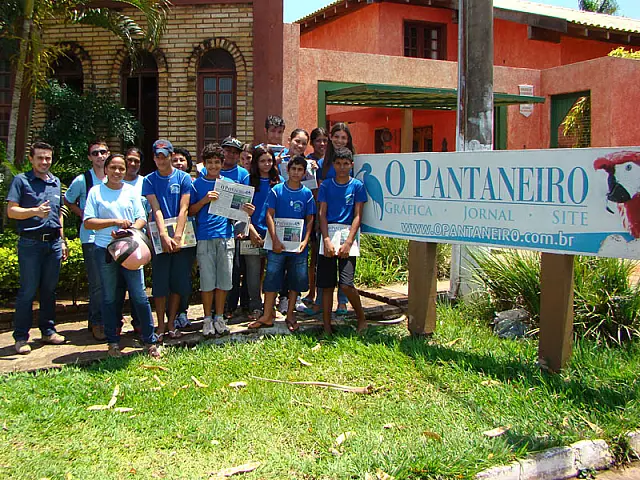 Alunos da Escola Marly Russo visitam jornal O Pantaneiro