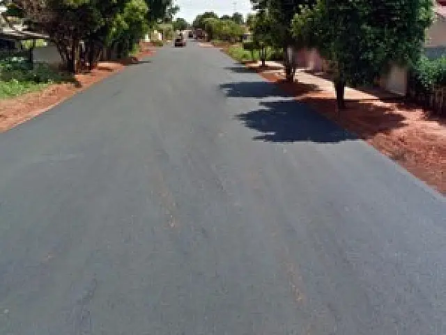Ladrão da moto preta volta a atacar e leva bolsa de mulher no Bairro Cidade Nova