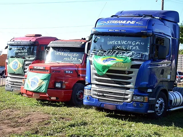 Greve dos caminhoneiros chega ao 7º dia com 44 pontos bloqueados em MS