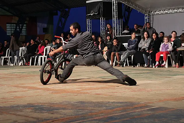 Espetáculo que une a prática esportiva com a dança contemporânea será apresentado em Bonito