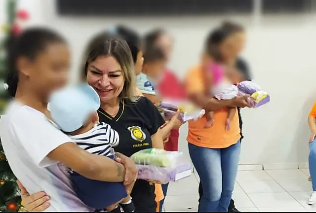Projeto leva acolhimento humanizado a detentas gestantes e com recém-nascidos