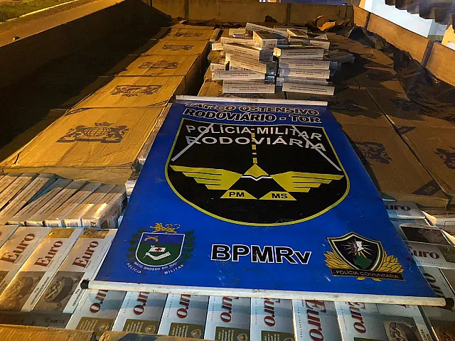 Denúncia leva policiais a carga de cigarros contrabandeados avaliada em quase R$ 1 milhão