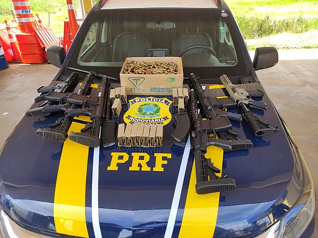 PRF apreende 587 Kg de cocaína, 6 fuzis e munições em Bataguassu