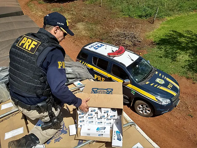 PRF apreende 800 mil maços de cigarros contrabandeados
