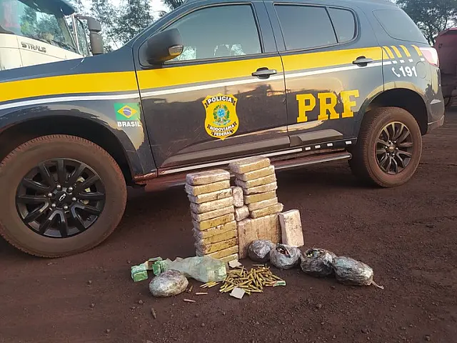 PRF apreende 28,3 kg de cocaína e munições em Corumbá
