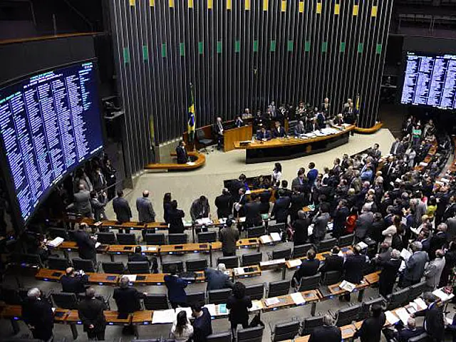 Câmara aprova o fim da reeleição para cargos executivos