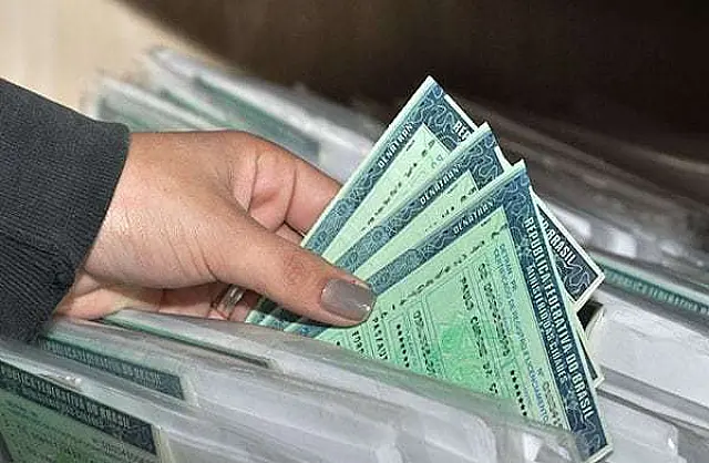 Maio é mês de pagar licenciamento de placa final 3