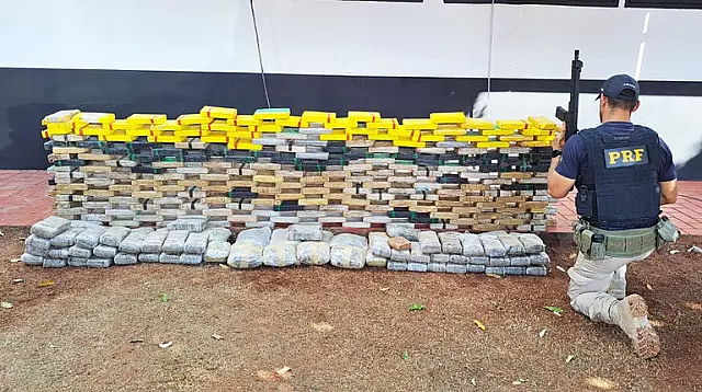 PRF de Corumbá apreende 238 kg de cocaína em Rio Verde