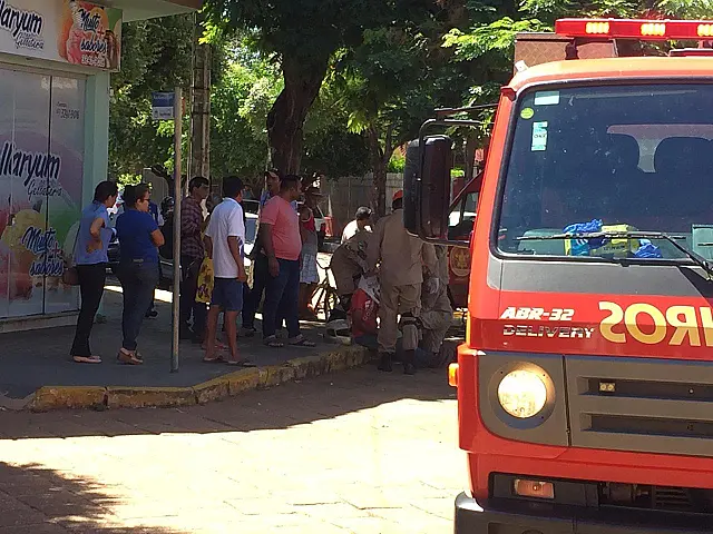 Colisão entre carro e moto mobiliza ação do Corpo de Bombeiros