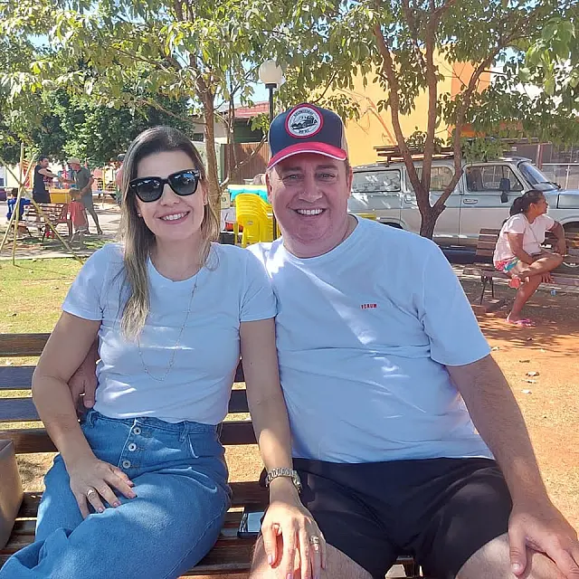 Prefeito surpreende reliqueiros ao usar boné do 7º Encontro de Relíquias