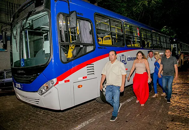Moradores de Corumbá ganham cinco ônibus zero km para o transporte coletivo