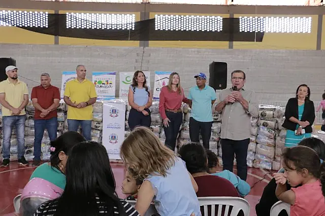 Anastácio realiza entrega de cestas básicas a cerca de mil famílias