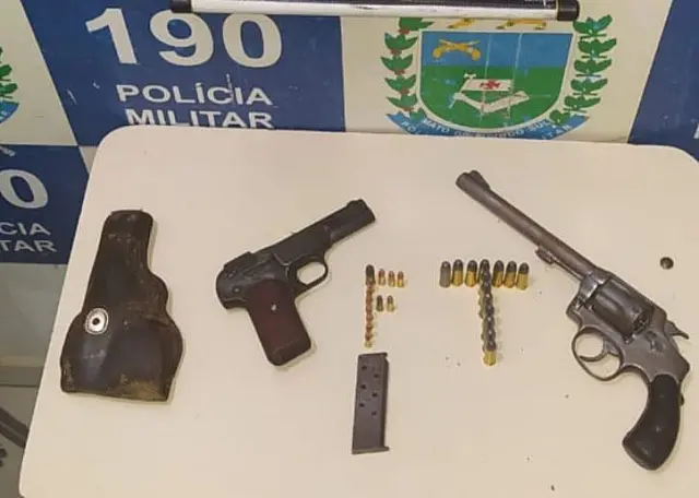Dono de bar é preso com duas armas de fogo em Anastácio