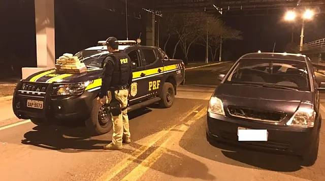 PRF apreende 25 quilos de cocaína em Miranda com casal que seguia para São Paulo