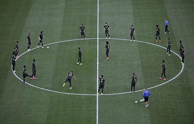 Copa do Mundo começa hoje cercada de festas e temores