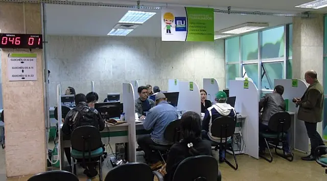 Semana começa com 77 ofertas de emprego na Capital