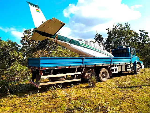 Polícia apreende avião que seria usado para o transporte de cocaína