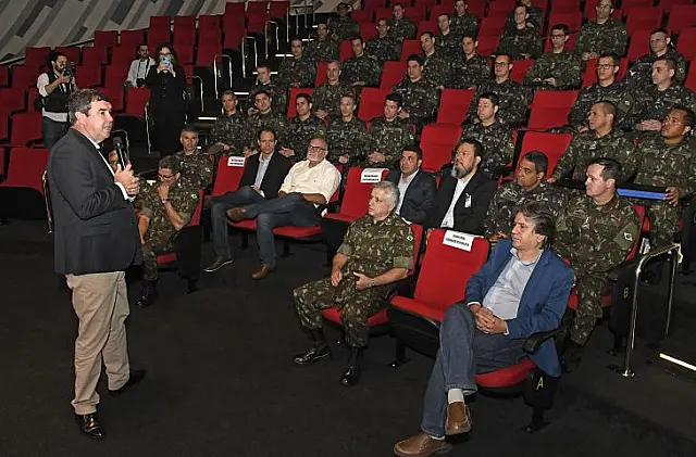"MS está em franco desenvolvimento e abrindo novas oportunidades" Diz Governador em palestra
